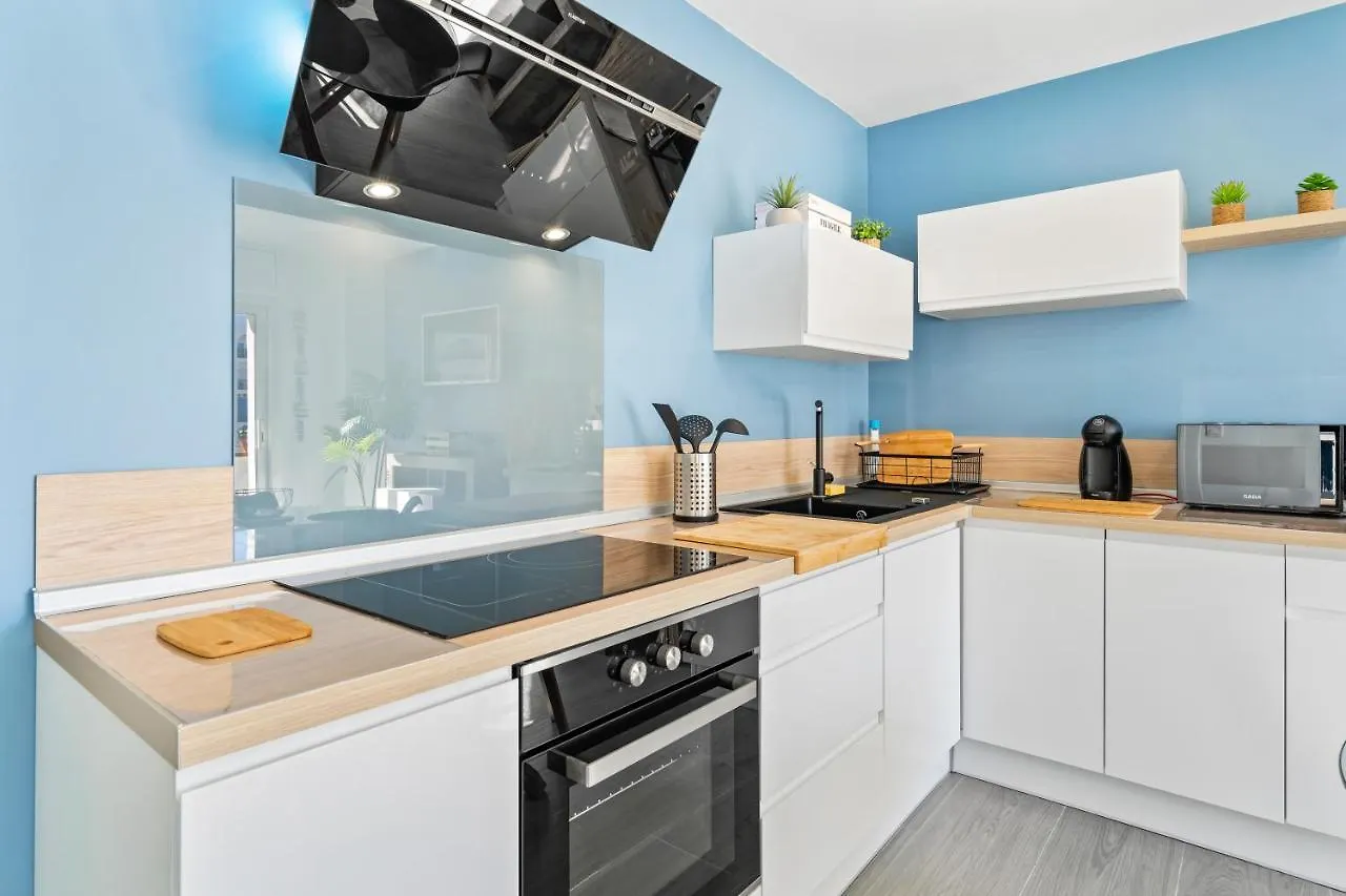 公寓 艾姆布里亚布拉瓦Apartamento Welcs -013- Con Terraza Y Piscina公寓